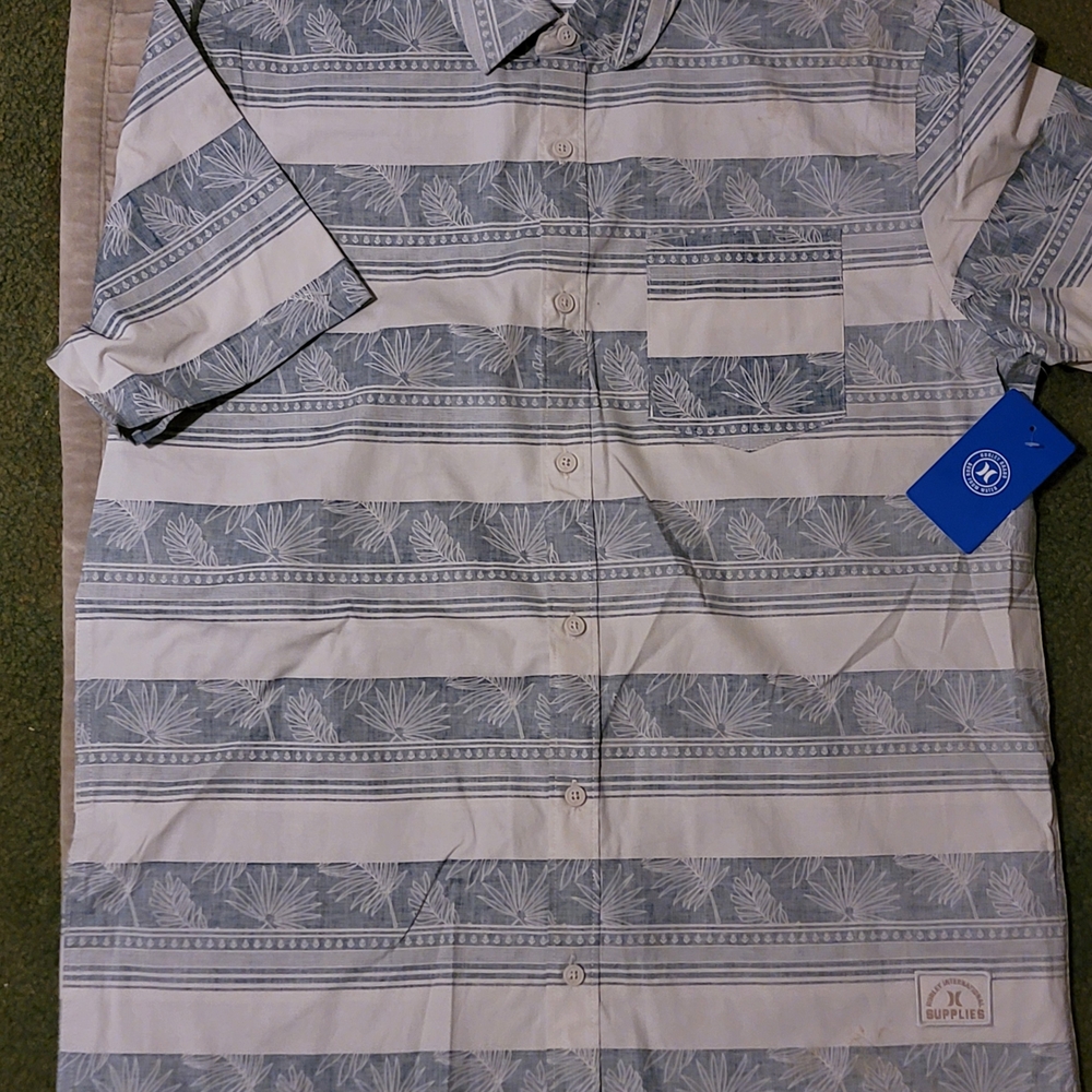 Hurley Gray and White Patterned Button Down Shirt